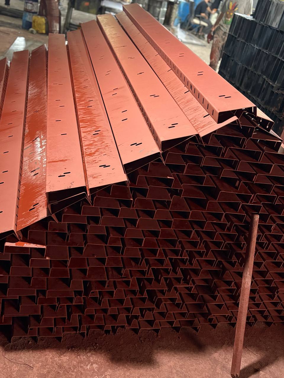 پخش وال پست در شیراز